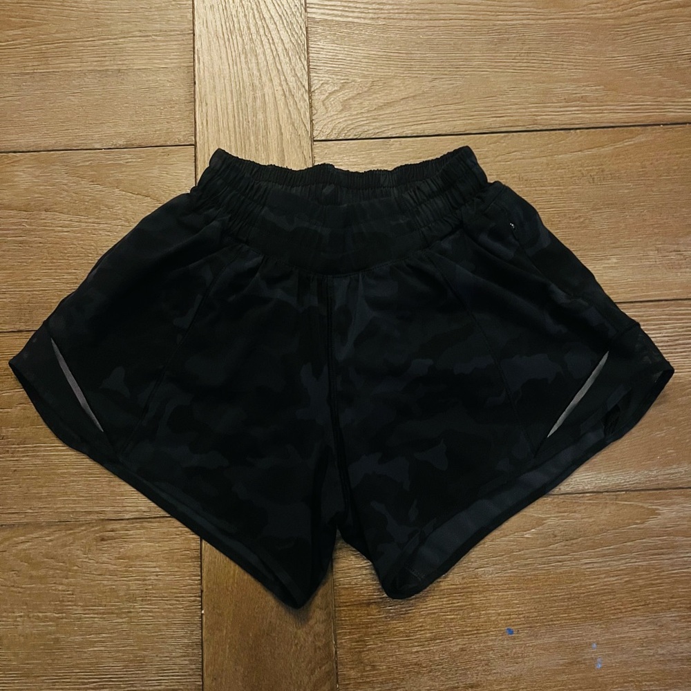 Size 2 black camo lululemon shorts